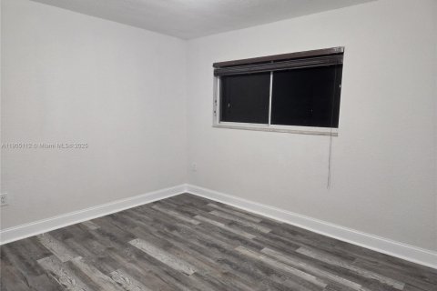 Condominio en venta en Hialeah, Florida, 2 dormitorios, 95.13 m2 № 1955263 - foto 15