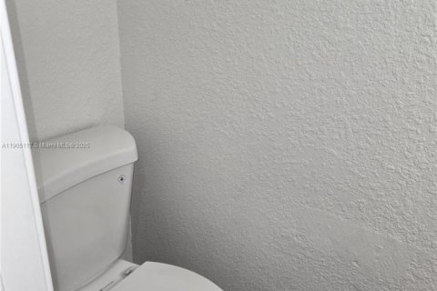 Condominio en venta en Hialeah, Florida, 2 dormitorios, 95.13 m2 № 1955263 - foto 16