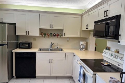Condominio en venta en Tamarac, Florida, 2 dormitorios, 117.99 m2 № 1852411 - foto 5