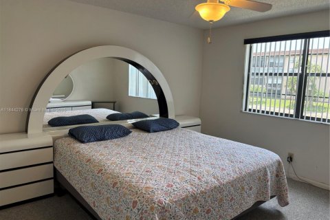Condominio en venta en Tamarac, Florida, 2 dormitorios, 117.99 m2 № 1852411 - foto 15