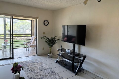 Condominio en venta en Tamarac, Florida, 2 dormitorios, 117.99 m2 № 1852411 - foto 10