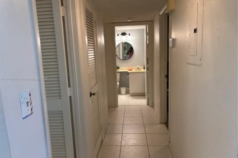 Condominio en venta en Tamarac, Florida, 2 dormitorios, 117.99 m2 № 1852411 - foto 11