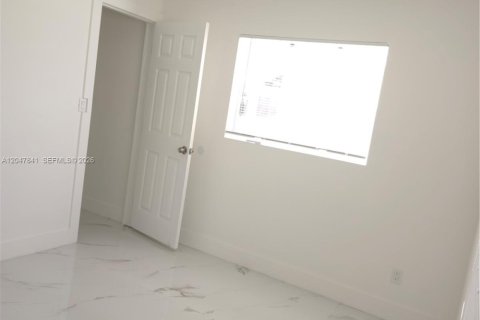 Villa ou maison à vendre à Tamarac, Floride: 2 chambres, 128.02 m2 № 2270104 - photo 15