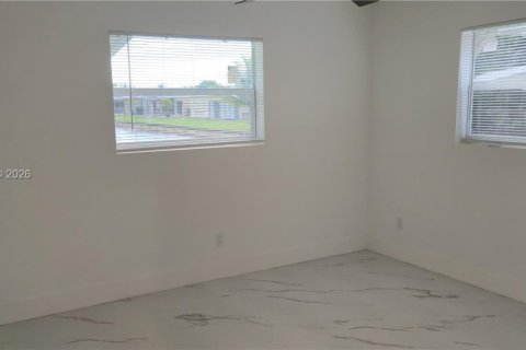 Villa ou maison à vendre à Tamarac, Floride: 2 chambres, 128.02 m2 № 2270104 - photo 10
