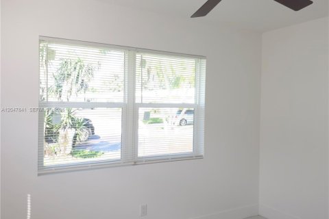 Villa ou maison à vendre à Tamarac, Floride: 2 chambres, 128.02 m2 № 2270104 - photo 16