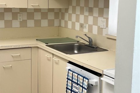 Condominio en venta en Miami, Florida, 2 dormitorios, 82.68 m2 № 2029992 - foto 3