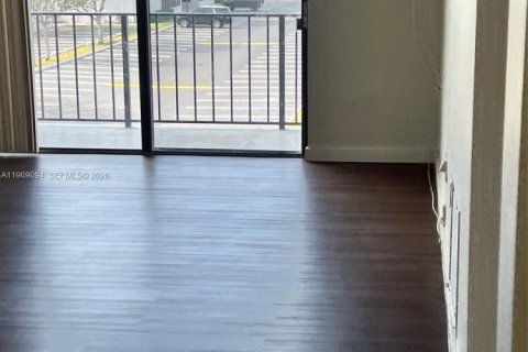 Condominio en venta en Miami, Florida, 2 dormitorios, 82.68 m2 № 2029992 - foto 7