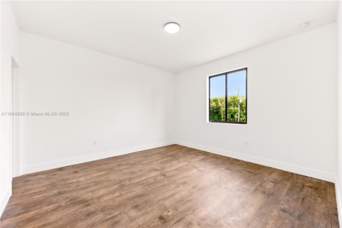 Townhouse in Florida City, Florida 3 bedrooms, 159.88 sq.m. № 1699089 - photo 21