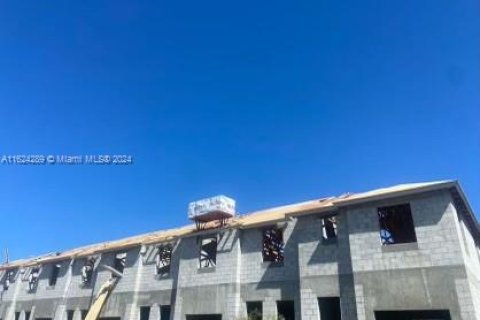 Townhouse in Florida City, Florida 3 bedrooms, 159.88 sq.m. № 1699089 - photo 6
