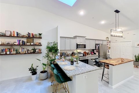 Touwnhouse à vendre à Apopka, Floride: 2 chambres, 125.42 m2 № 2353517 - photo 18