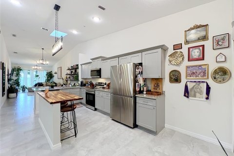 Touwnhouse à vendre à Apopka, Floride: 2 chambres, 125.42 m2 № 2353517 - photo 5