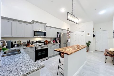 Touwnhouse à vendre à Apopka, Floride: 2 chambres, 125.42 m2 № 2353517 - photo 11
