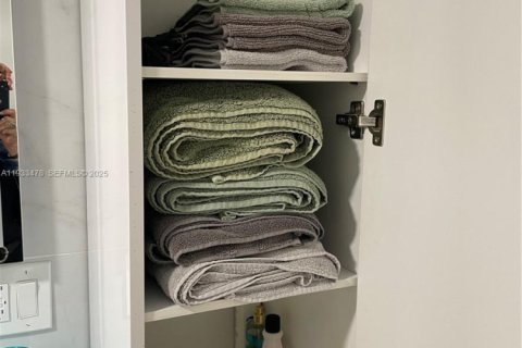 Снять в аренду кондоминиум в Халландейл-Бич, Флорида 2 спальни, 115.94м2, № 1991301 - фото 22