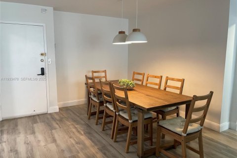 Снять в аренду кондоминиум в Халландейл-Бич, Флорида 2 спальни, 115.94м2, № 1991301 - фото 16