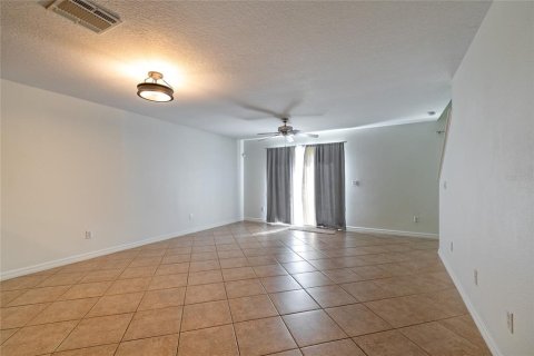Touwnhouse à louer à Oviedo, Floride: 3 chambres, 137.5 m2 № 2410603 - photo 4