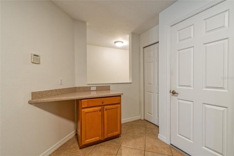 Touwnhouse à louer à Oviedo, Floride: 3 chambres, 137.5 m2 № 2410603 - photo 12