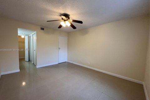 Снять в аренду кондоминиум в Корал-Спрингс, Флорида 1 спальня, 65.03м2, № 2066787 - фото 5