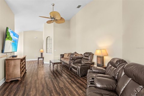 Condo in Cape Coral, Florida, 3 bedrooms  № 2151457 - photo 12