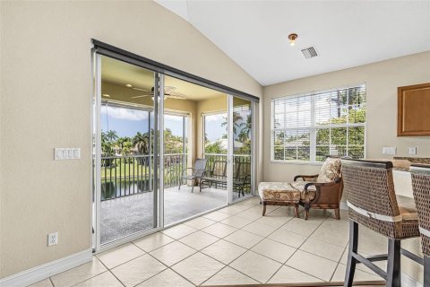 Condo in Cape Coral, Florida, 3 bedrooms  № 2151457 - photo 23