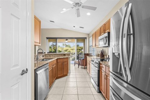 Condo in Cape Coral, Florida, 3 bedrooms  № 2151457 - photo 16