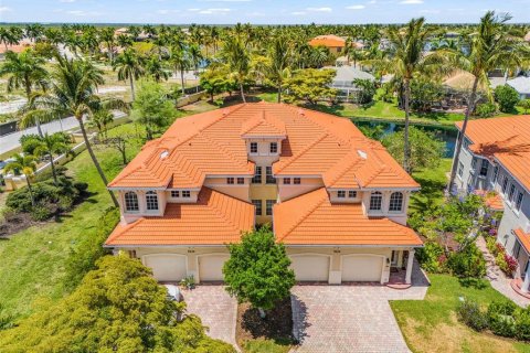 Condo in Cape Coral, Florida, 3 bedrooms  № 2151457