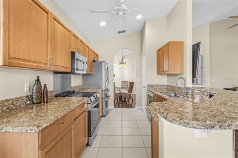 Condo in Cape Coral, Florida, 3 bedrooms  № 2151457 - photo 4