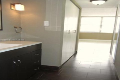 Купить кондоминиум в Авентура, Флорида 1 спальня, 93.37м2, № 1776336 - фото 16