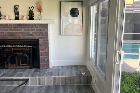 House in Fort Myers, Florida 3 bedrooms, 171.87 sq.m. № 2034889 - photo 10