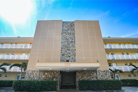 Condominio en venta en Dania Beach, Florida, 1 dormitorio, 74.32 m2 № 1977843 - foto 2