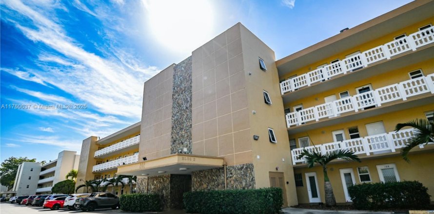 Condominio en Dania Beach, Florida, 1 dormitorio  № 1977843