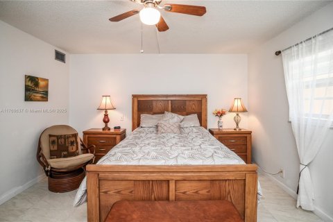 Condominio en venta en Dania Beach, Florida, 1 dormitorio, 74.32 m2 № 1977843 - foto 24
