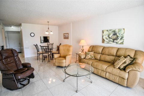 Condominio en venta en Dania Beach, Florida, 1 dormitorio, 74.32 m2 № 1977843 - foto 9