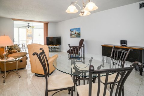 Condominio en venta en Dania Beach, Florida, 1 dormitorio, 74.32 m2 № 1977843 - foto 7