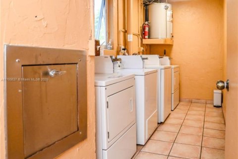 Condominio en venta en Dania Beach, Florida, 1 dormitorio, 74.32 m2 № 1977843 - foto 30