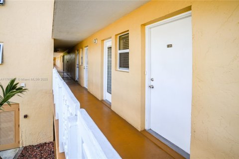 Condominio en venta en Dania Beach, Florida, 1 dormitorio, 74.32 m2 № 1977843 - foto 29