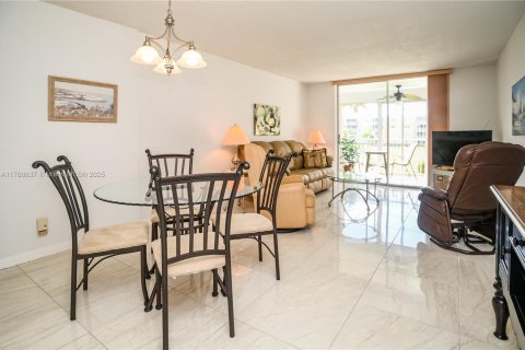 Condominio en venta en Dania Beach, Florida, 1 dormitorio, 74.32 m2 № 1977843 - foto 6