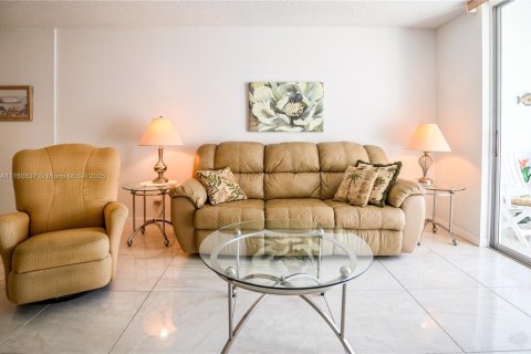 Condominio en venta en Dania Beach, Florida, 1 dormitorio, 74.32 m2 № 1977843 - foto 10