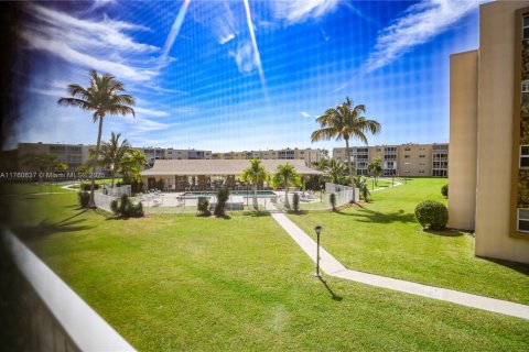 Condominio en venta en Dania Beach, Florida, 1 dormitorio, 74.32 m2 № 1977843 - foto 12