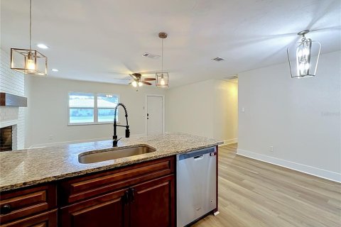 Villa ou maison à vendre à Trenton, Floride: 4 chambres, 166.67 m2 № 2430596 - photo 10