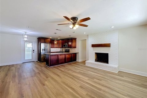Villa ou maison à vendre à Trenton, Floride: 4 chambres, 166.67 m2 № 2430596 - photo 4