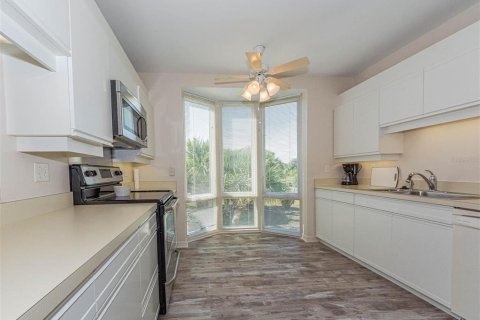 Condo in Vero Beach, Florida, 2 bedrooms  № 1844375 - photo 8