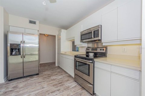 Condo in Vero Beach, Florida, 2 bedrooms  № 1844375 - photo 7