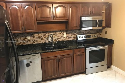 Condo in Davie, Florida, 3 bedrooms № 1959694 - photo 3