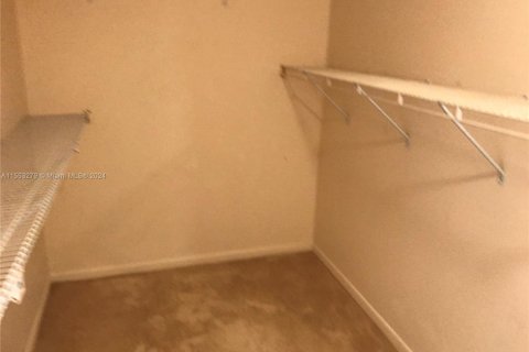 Condo in Davie, Florida, 3 bedrooms № 1959694 - photo 9