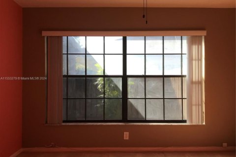 Condo in Davie, Florida, 3 bedrooms № 1959694 - photo 8