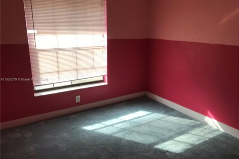 Condo in Davie, Florida, 3 bedrooms № 1959694 - photo 17