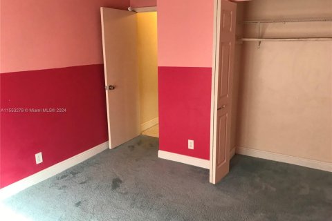 Condo in Davie, Florida, 3 bedrooms № 1959694 - photo 18