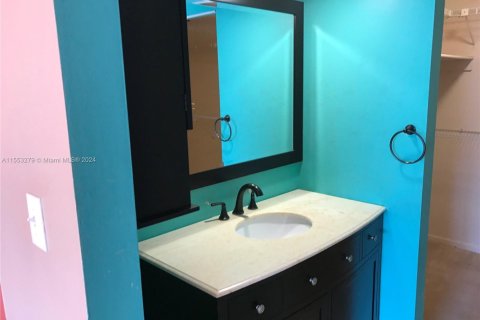 Condo in Davie, Florida, 3 bedrooms № 1959694 - photo 14