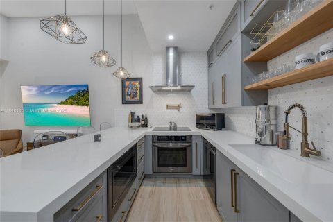 Condo in Miami Beach, Florida, 1 bedroom  № 1878799 - photo 6