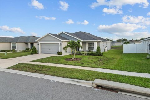 Casa en venta en Lake Alfred, Florida, 3 dormitorios, 141.49 m2 № 1902364 - foto 2